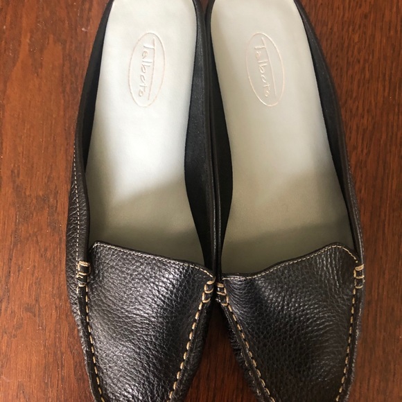 Women’s black leather Talbot’s loafers - Picture 4 of 5